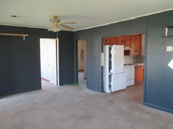 3rd image of 1122 N B St