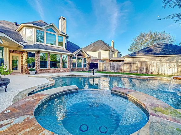 3rd image of 16115 Golden Manor Ln