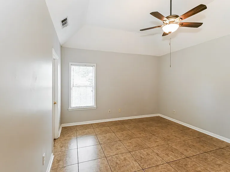 2086 Heather Rdg — Photo 10