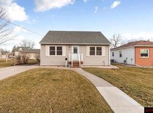 111 Glenview Ave, Mankato, MN 56001
