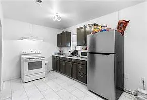 401 N Bethel St — Photo 4