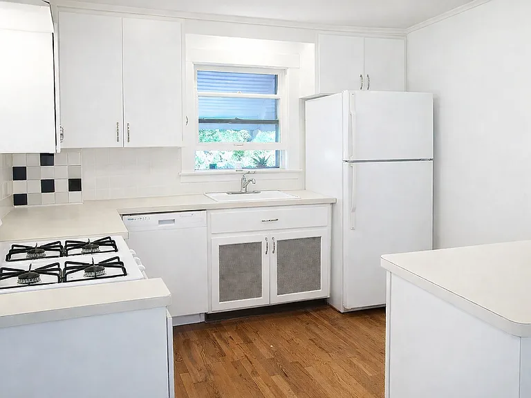 3233 Dellwood Rd — Photo 3