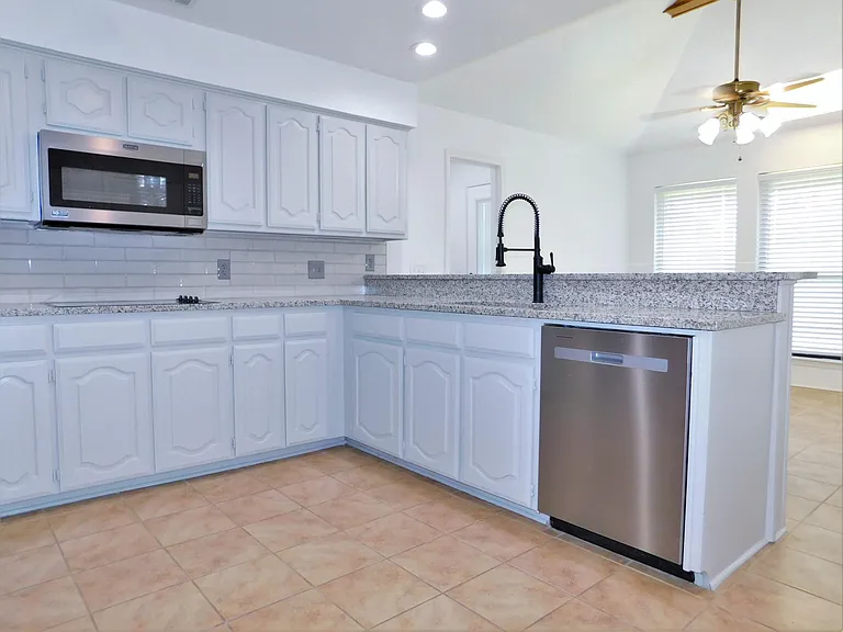 2105 Sonata Ln — Photo 10
