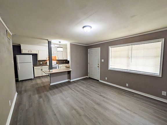 5th image of 170 Clark St