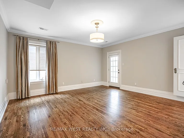 70 Forest Hill Rd — Photo 25