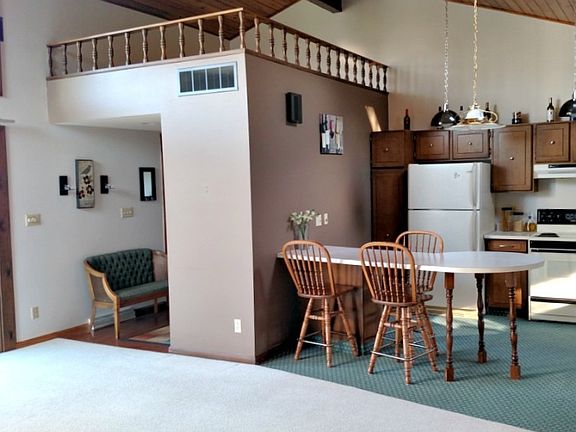 5th image of 1111 E Margaret St