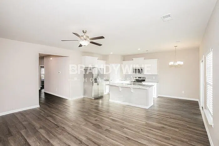 3 bed, 2.0 bath, 1399 sqft, $1,995 — Photo 3