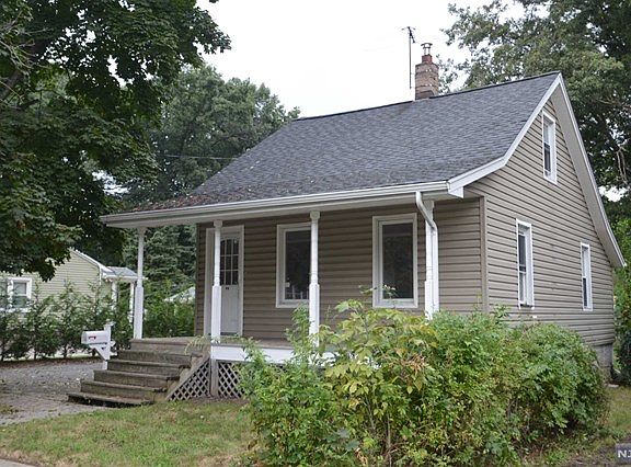 4th image of 39 Bergen Ave