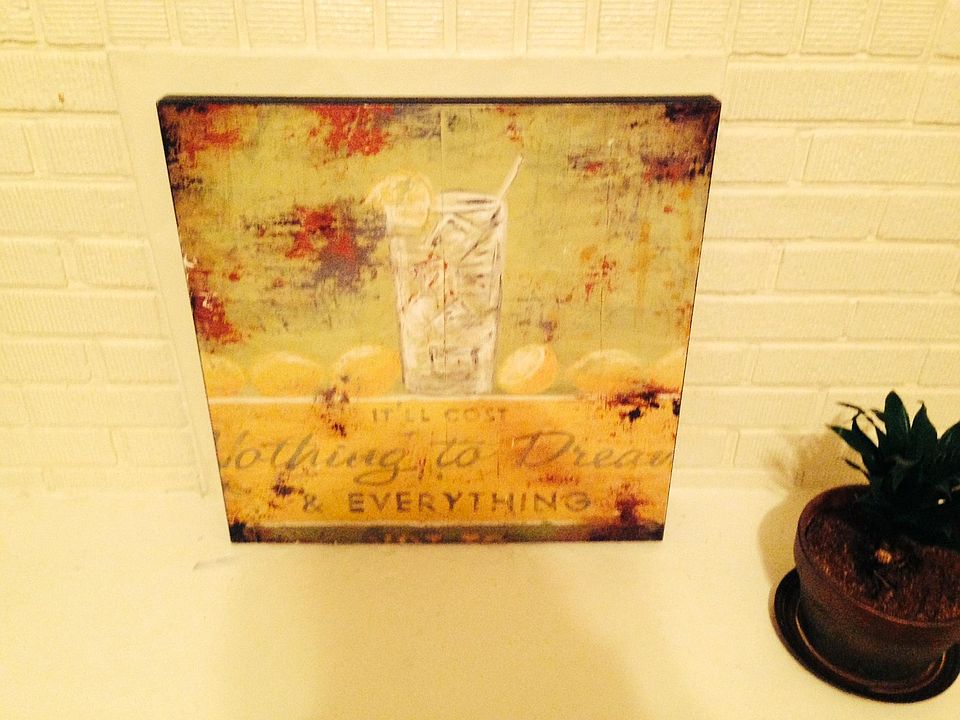 Fireplace is capped, but there's a beautiful screen that comes with the prop if you're interested.