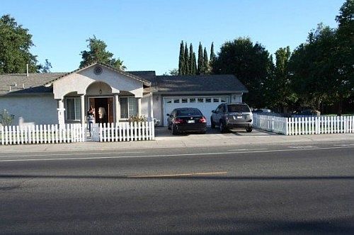 3rd image of 940 Grand Ave