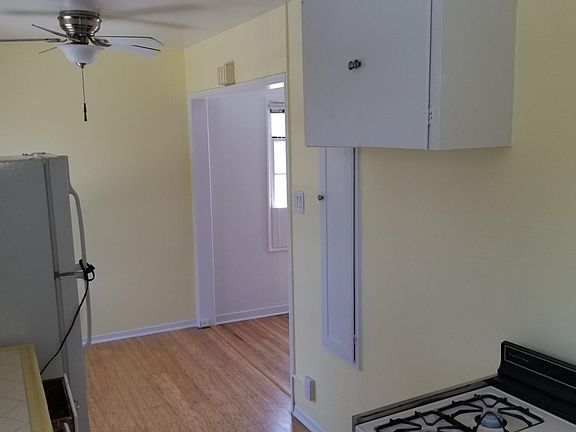 LARGE KITCHEN W/ DINING AREA