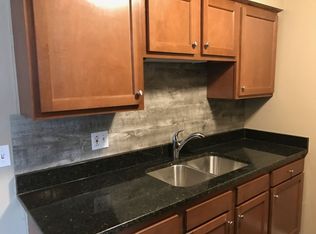 207 Maple St #1B, Saint Paul, MN 55106