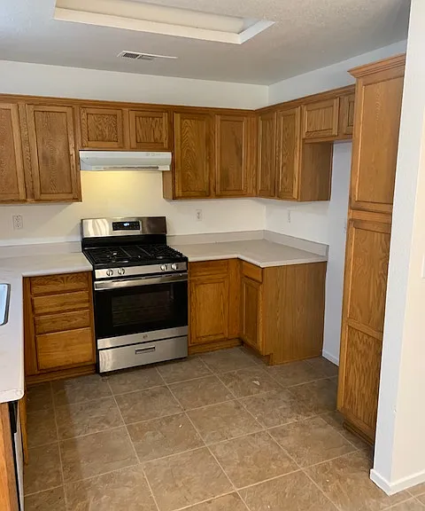 950 W McIntire Ave — Photo 3