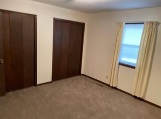 524 Breezy Point Dr APT 7, Clinton, IA 52732