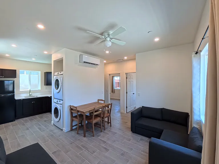 853 Winston Dr — Photo 3