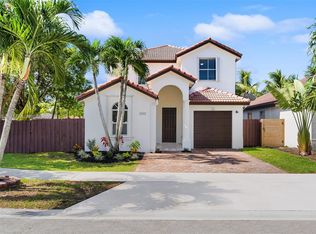 16416 SW 82nd St, Miami, FL 33193