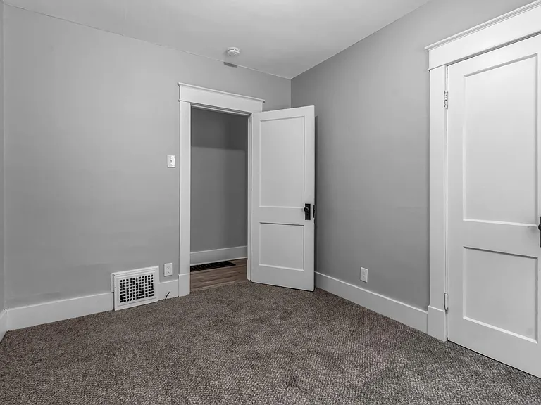 1701 Seneca St #1 — Photo 6
