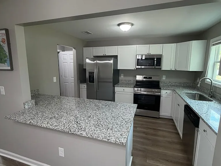 4599 Lexington Rd — Photo 3