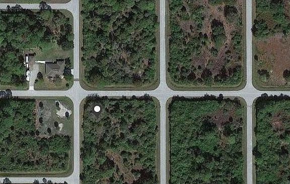 5th image of 12083 Surrey Ave