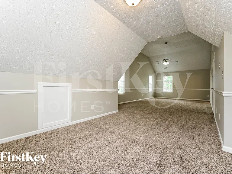 6496 Snowden Dr — Photo 9