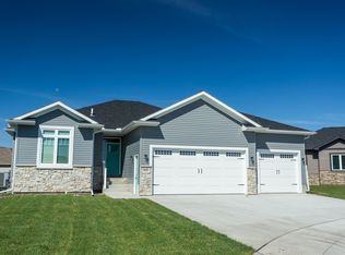 4160 Pinehurst Pl, Columbus, NE 68601
