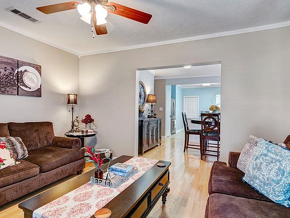 5th image of 1130 Elgin Ave