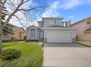 27 N Hawkstone Close NW, Calgary, AB T3G 3P1