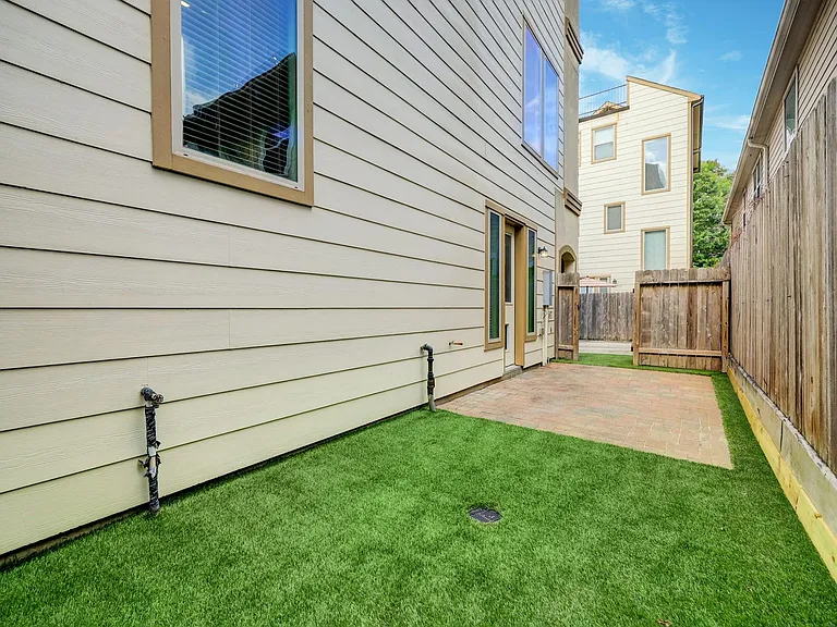 1518 Birdsall St #C — Photo 23