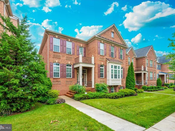 140 Crown Farm Dr, Gaithersburg, MD 20878