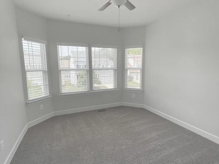 43691 Yulan St — Photo 10