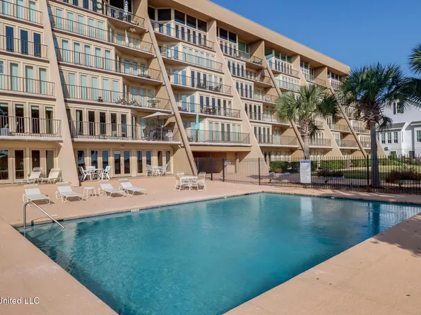 520 Beach Blvd APT 501, Biloxi, MS 39530