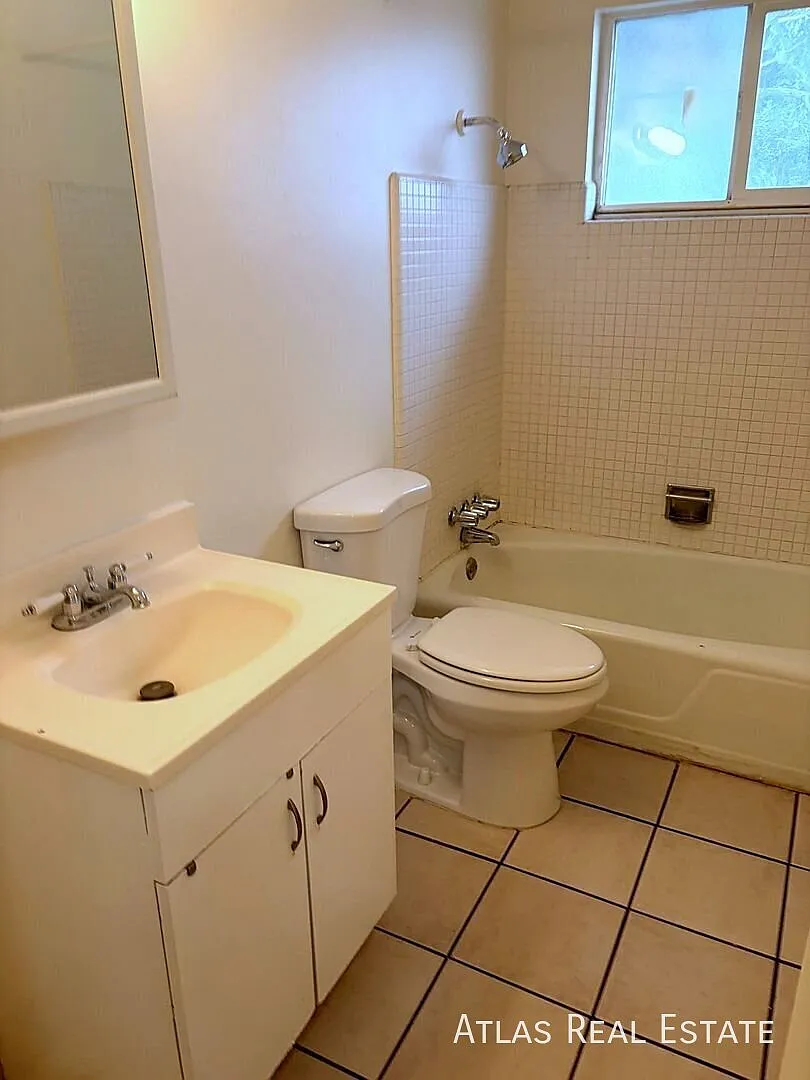 Spacious 1 bedroom 1 bathroom apartment! — Photo 4