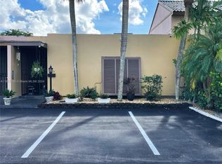 16009 Kingsmoor Way #16009, Miami Lakes, FL 33014