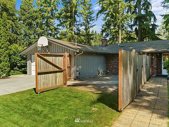 2nd image of 16244 NE 26th St