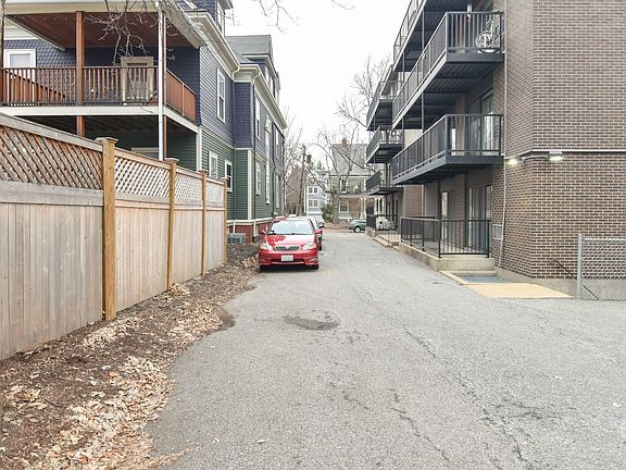 4th image of 24 Highland Ave APT 1