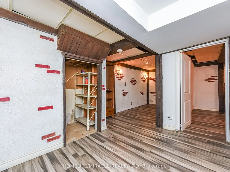 72 Carleton Pl #72 — Photo 44