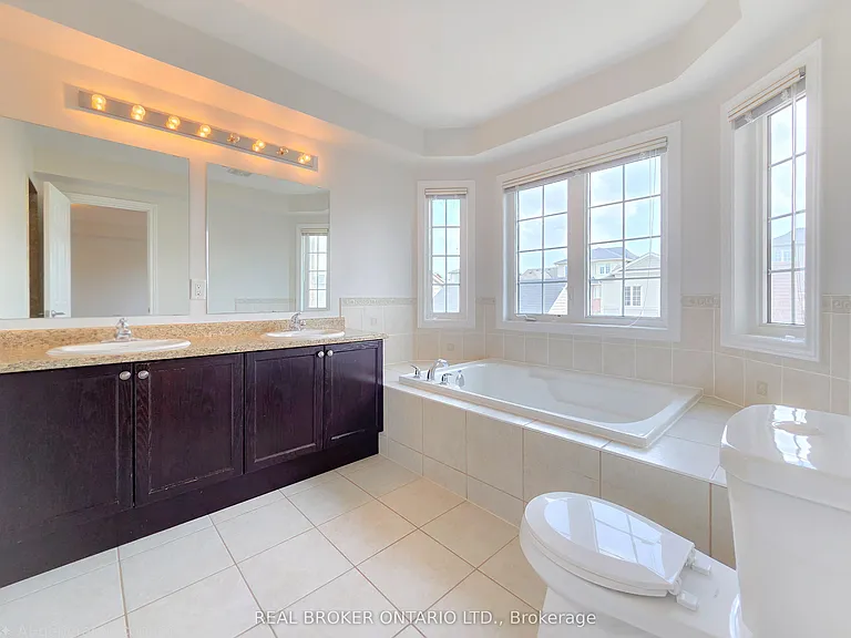25 Vinod Rd — Photo 16