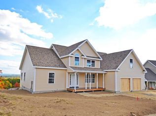 98 Pheasant Run Cir, Leominster, MA 01453