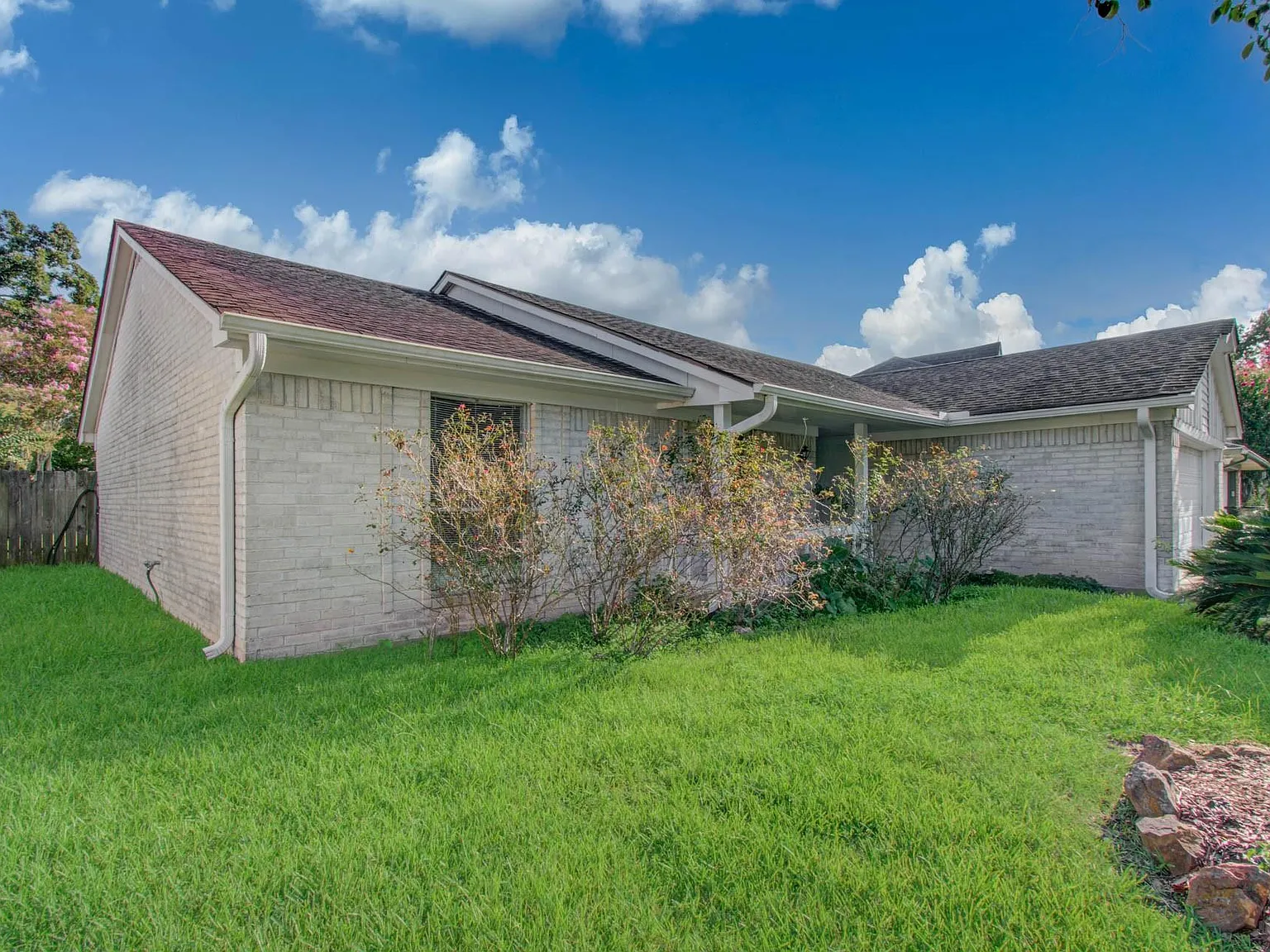 3 bed, 2.0 bath, 1550 sqft, $1,950 — Photo 4