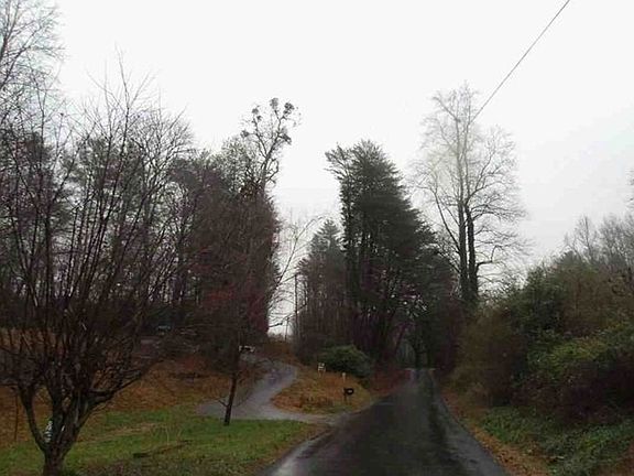 Exterior Neighborhood (street photo)