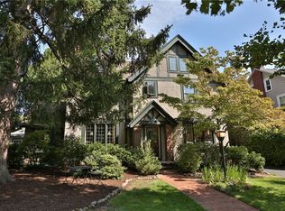 42 Windemere Rd, Rochester, NY 14610