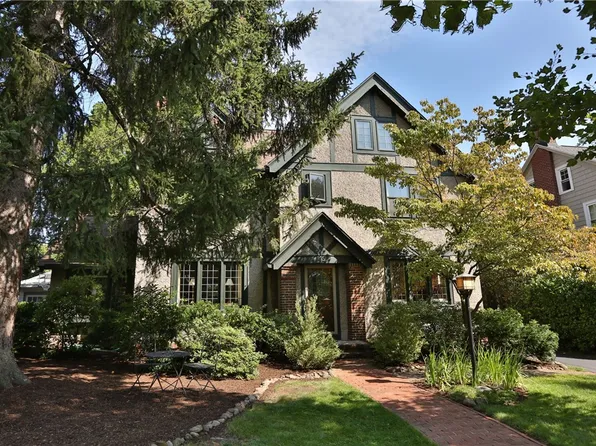 42 Windemere Rd, Rochester, NY 14610