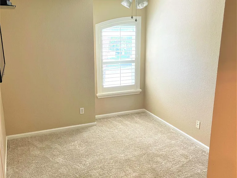 7968 Evelyn Ct — Photo 37