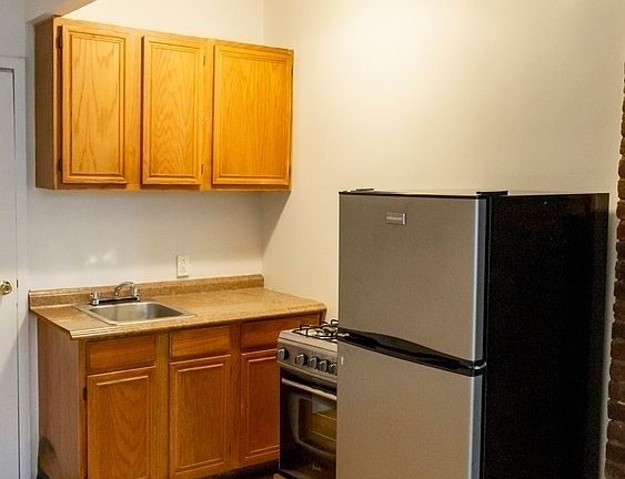 2nd image of 203 Chrystie St #1DL