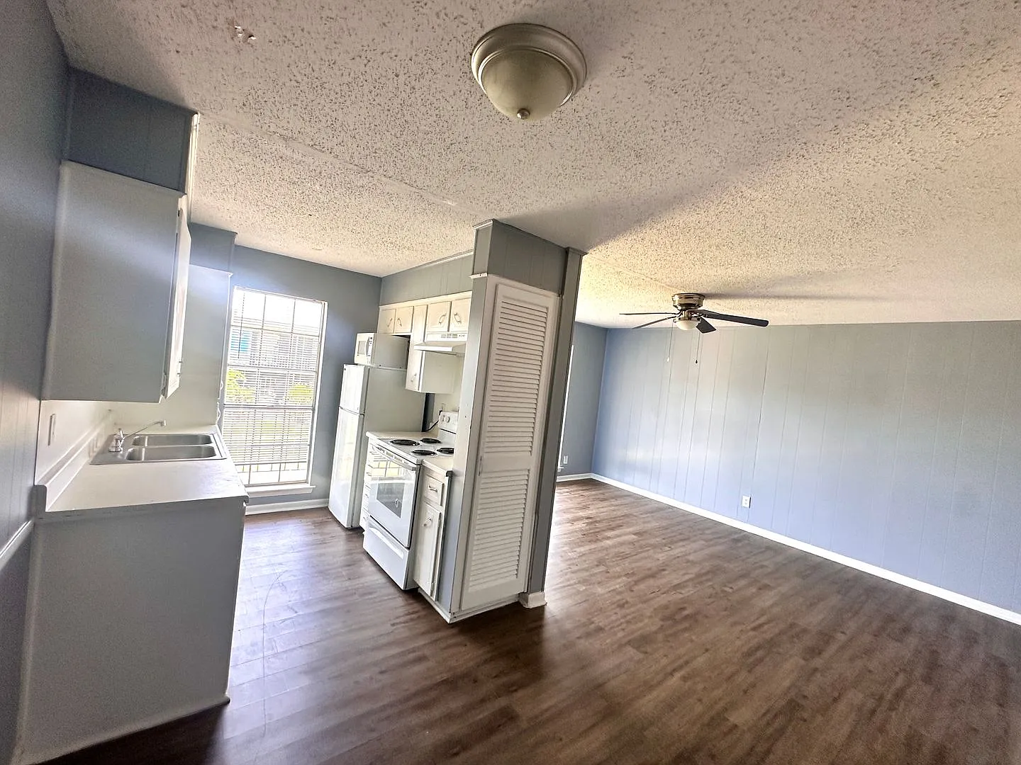 Eastgate Apartments — Photo 3