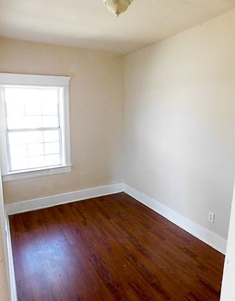 4th image of 2943 Brighton Ave #1/4
