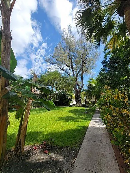 3 bed, 2.5 bath, 1688 sqft, $2,800 — Photo 4