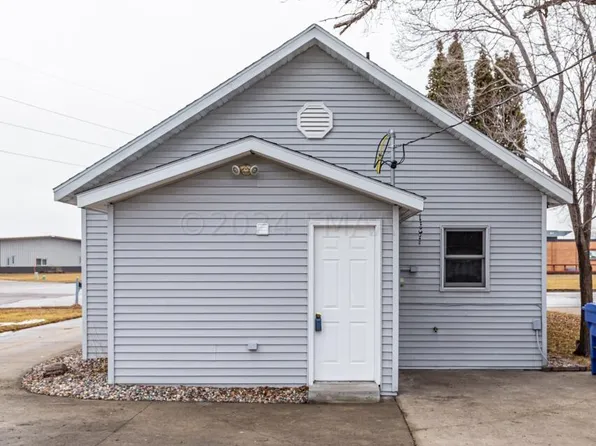 1032 25th St N, Fargo, ND 58102