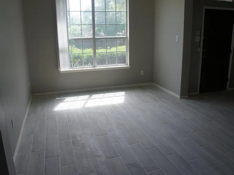 1839 Hillwood Dr — Photo 1