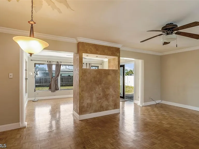 806 Entrada Dr N — Photo 8